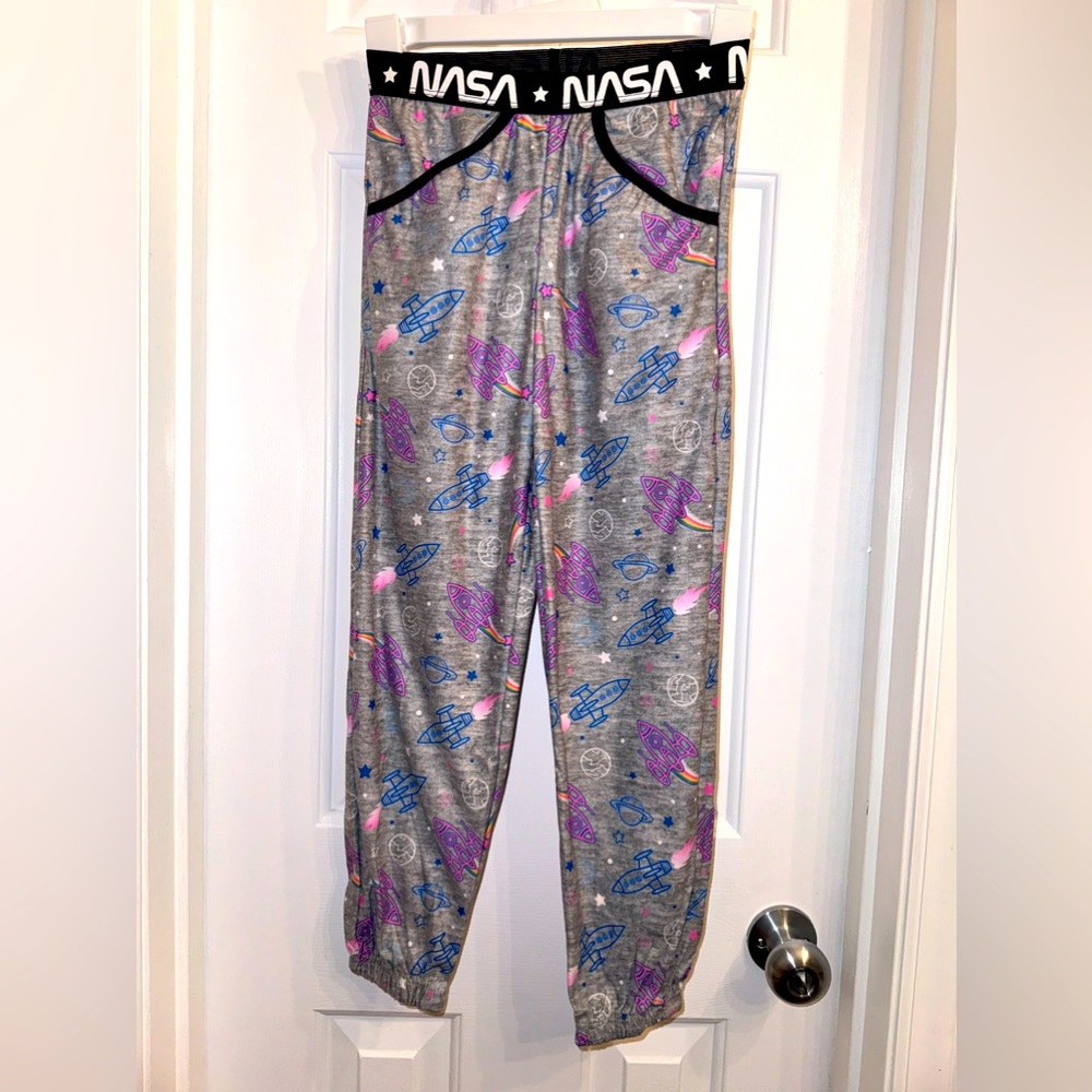 Girls NASA soft gray pajama pants with rockets/stars/planets , Size Girls 7/8
